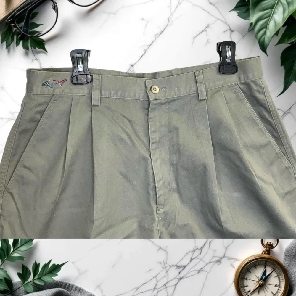 Greg Norman Khaki Cuffed Shorts w Stitched Fish on Front Waist Men Size 34
